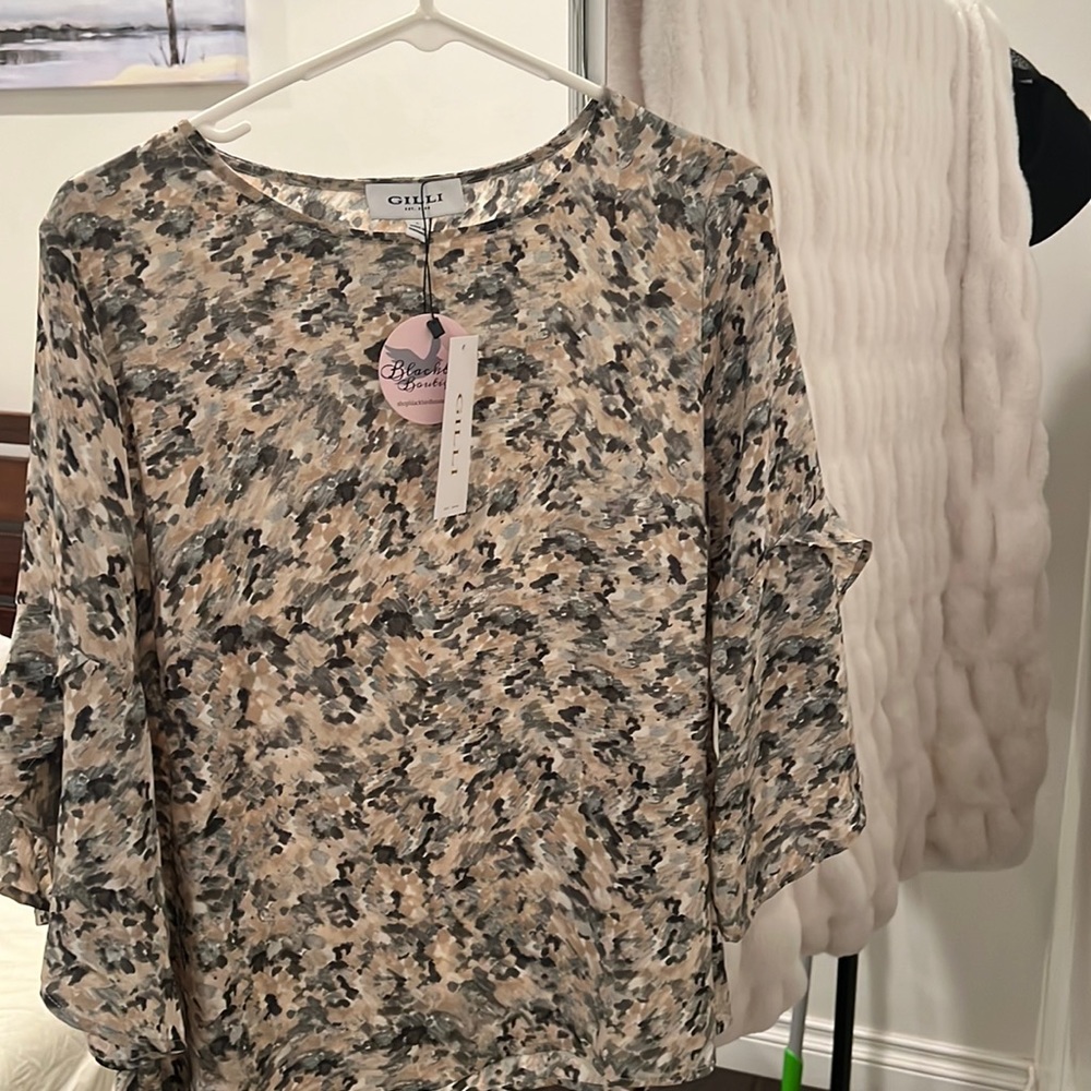 3/4 Flutter Sleeve Blouse